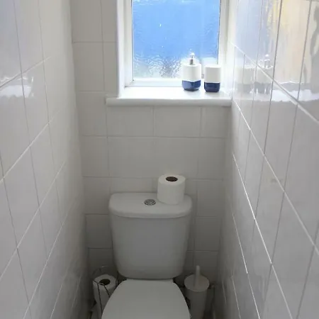 Spacious 2 Bed Near Gloucester Road