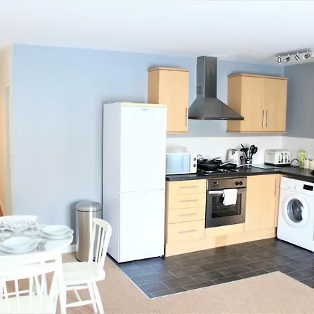 Spacious 2 Bed Near Gloucester Road * Bristol
